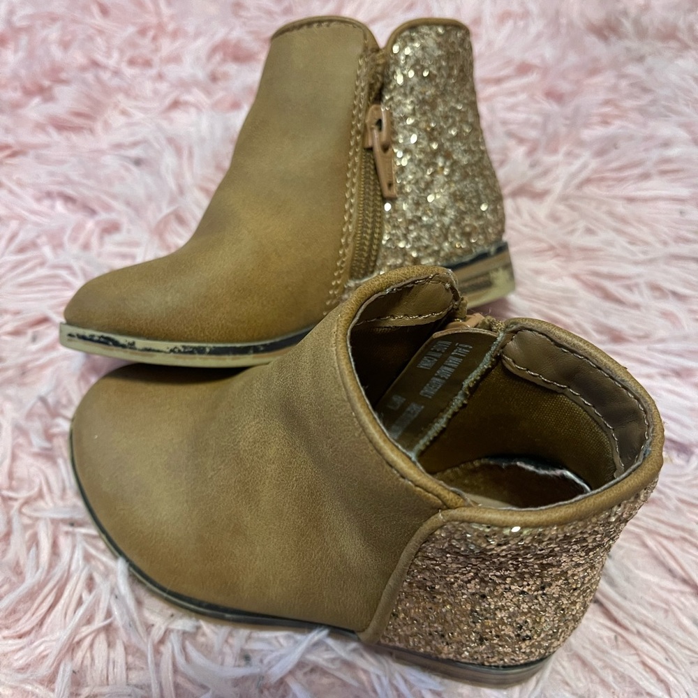 Cat & Jack Tan ankle booties 6c